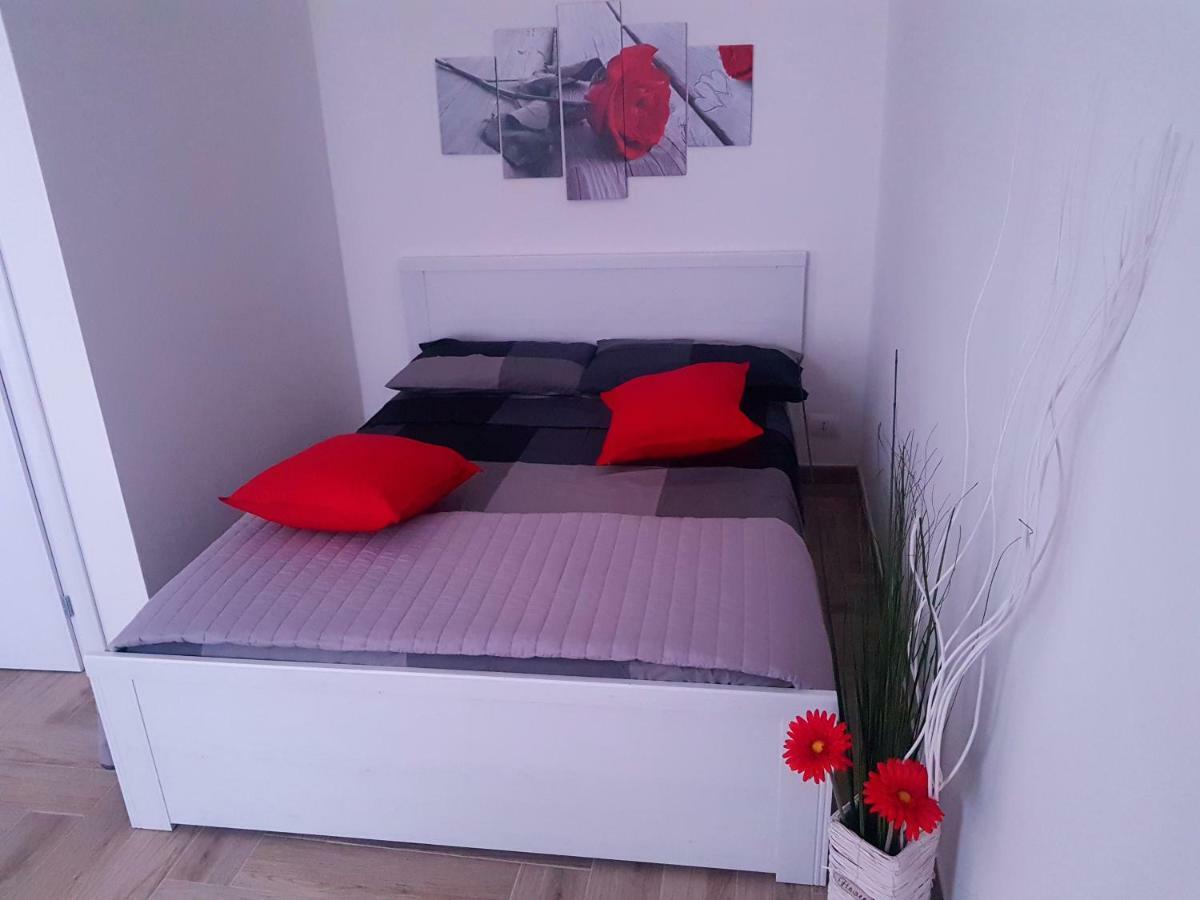 Apartment Italy Santa Rita Turin